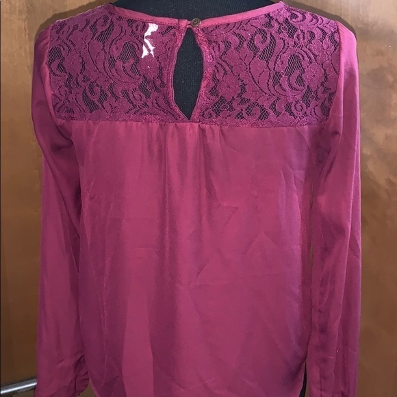Maroon long-sleeved roll cuff blouse with lace - Picture 4 of 5